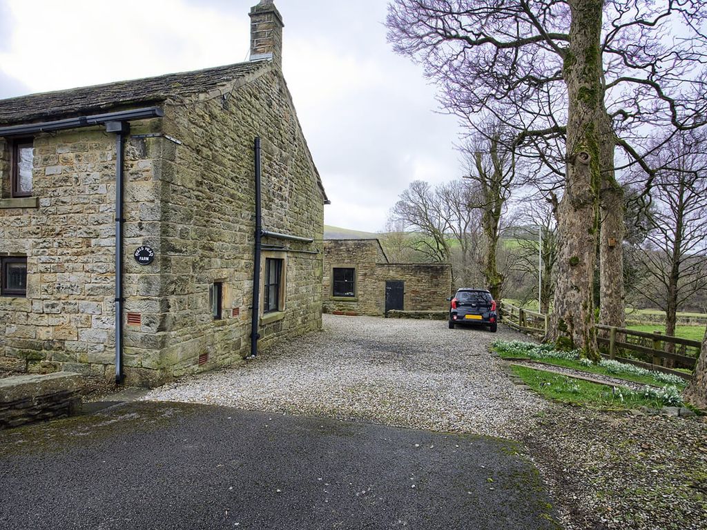 2 bed farm for sale in Bulls Head Farm, Red Lees Road, Cliviger, Lancashire BB10, £350,000
