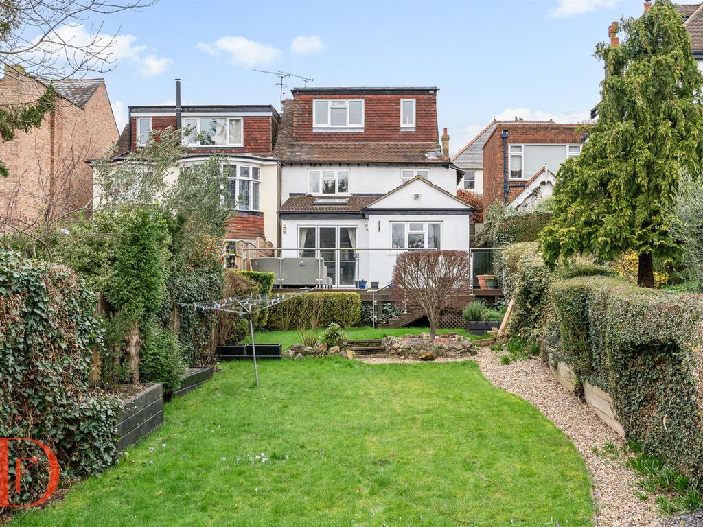 4 bed property for sale in Queens Road, Loughton IG10, £975,000