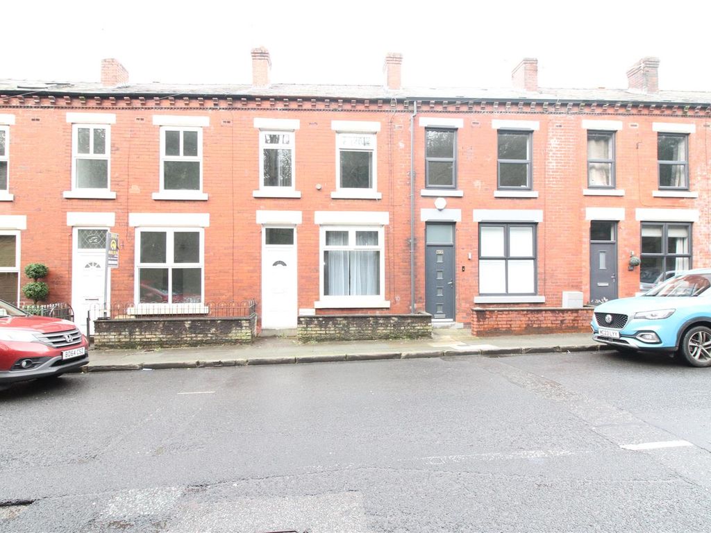 2 bed property to rent in Park Road, Dukinfield SK16, £925 pcm