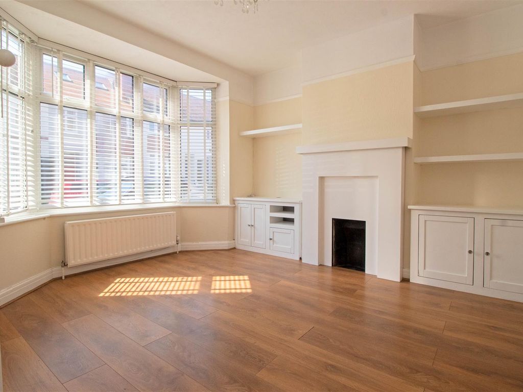 2 bed terraced house to rent in Milnthorpe Road, Hove BN3, £1,700 pcm