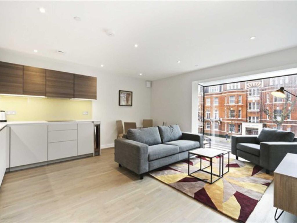 2 bed flat to rent in Finchley Road, Hampstead NW3, £3,497 pcm