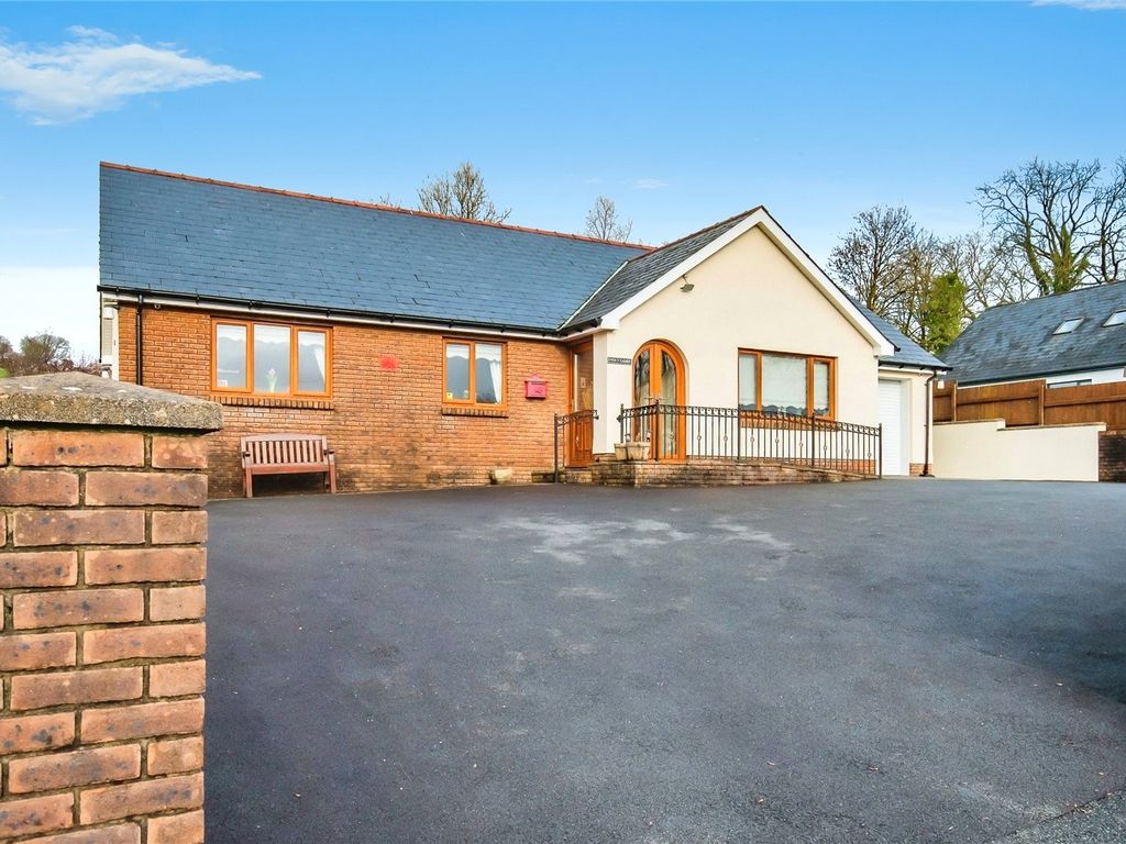 3 bed bungalow for sale in Pencader, Carmarthenshire SA39, £340,000