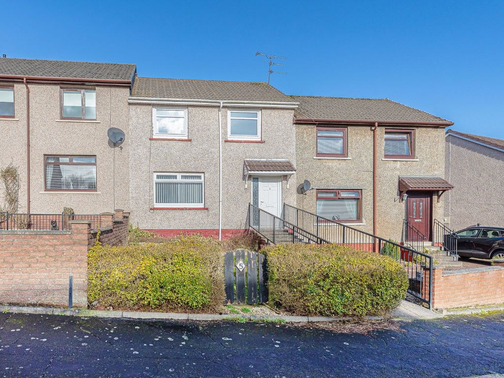 3 bed terraced house to rent in Hillock Avenue, Redding, Falkirk FK2, £850 pcm