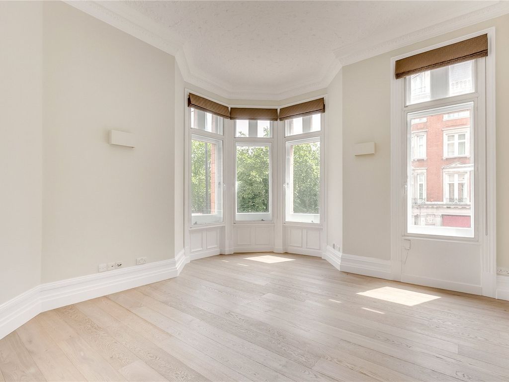 2 bed flat to rent in Pont Street, Knightsbridge SW1X, £7,150 pcm