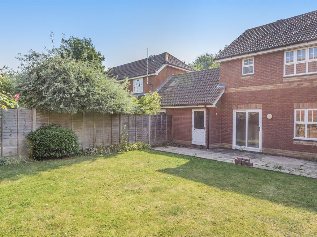 3 bed link detached house to rent in Tyler Drive, Arborfield, Reading RG2, £1,650 pcm