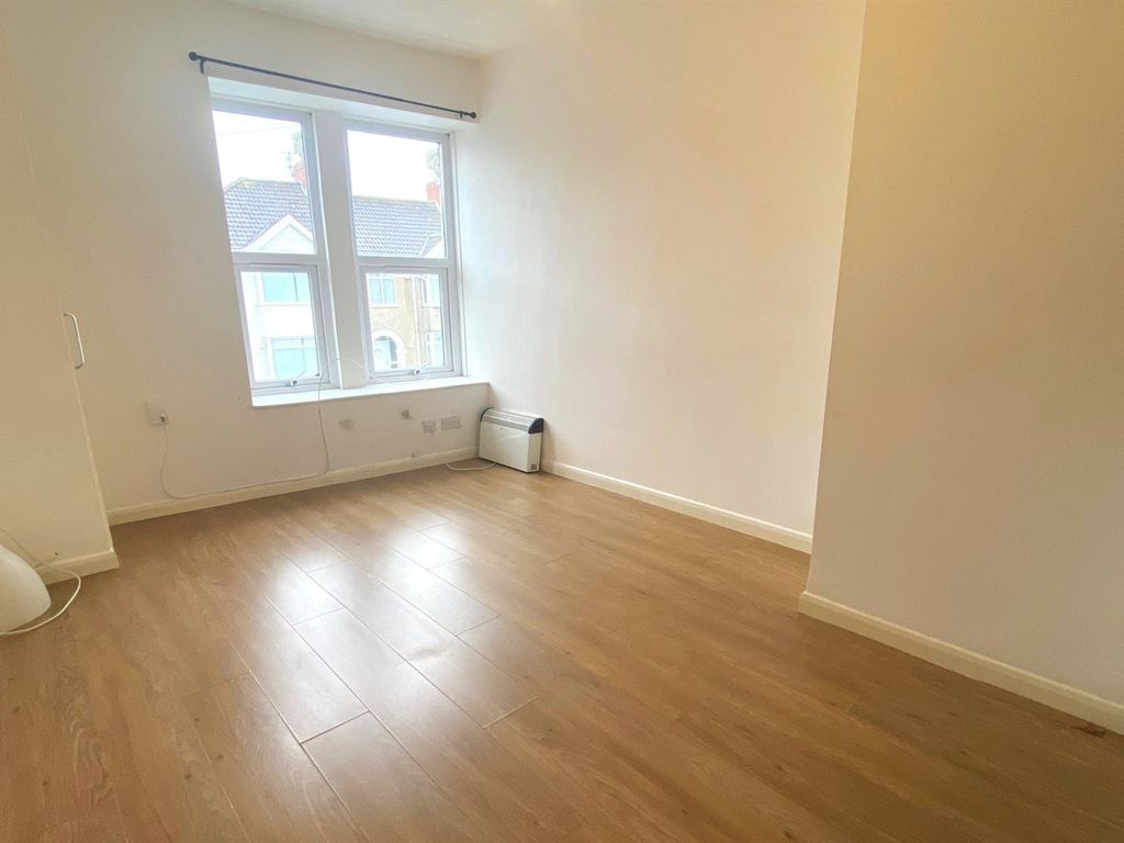 1 bed flat for sale in Bell Hill Road, St George BS5, £120,000
