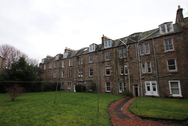 2 bed flat to rent in 1/1 54 Seafield Road, Dundee DD1, £1,000 pcm