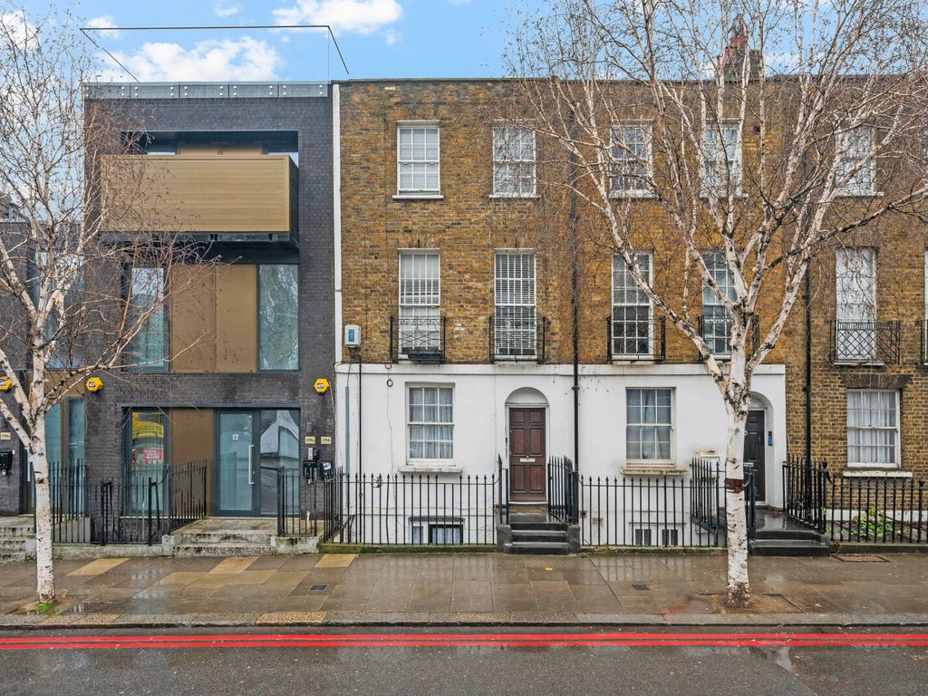 1 bed flat for sale in Bayham Street, London NW1, £445,000