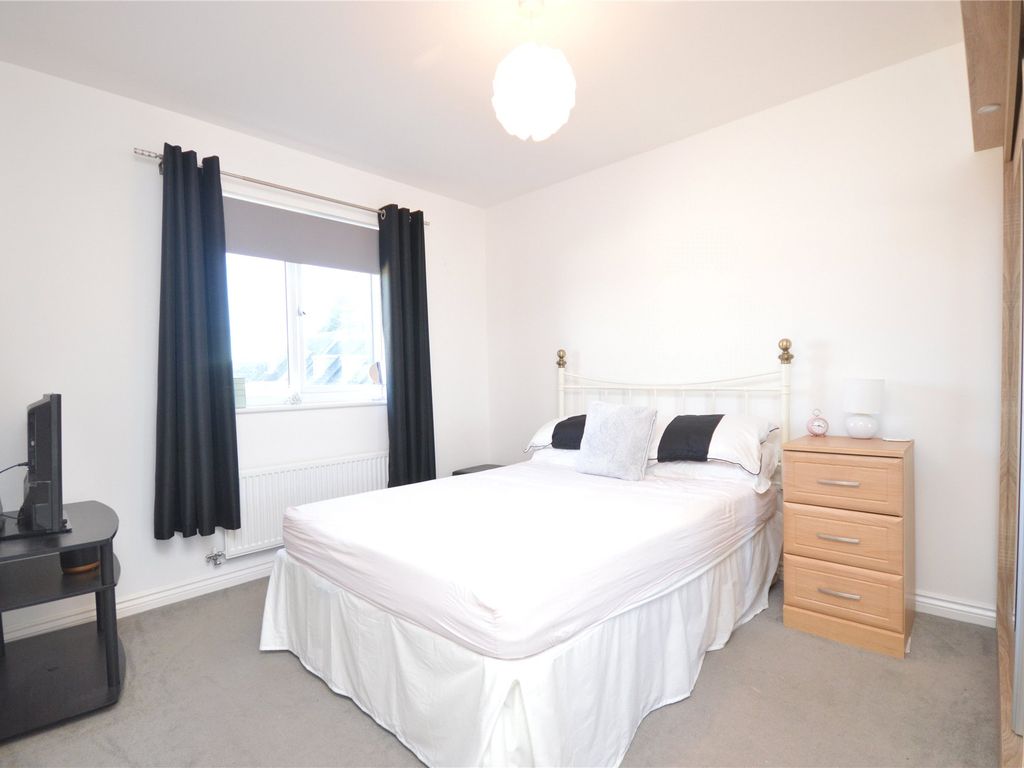 2 bed flat for sale in Marazion Way, Plymouth, Devon PL2, £160,000