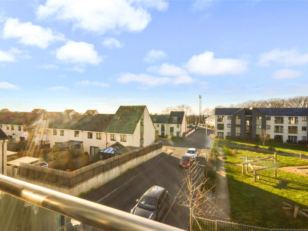 2 bed flat for sale in Marazion Way, Plymouth, Devon PL2, £160,000