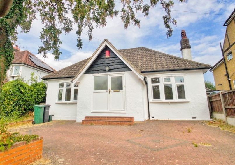 3 bed bungalow for sale in 18 Church Lane Avenue, Coulsdon, Surrey CR5, £425,000