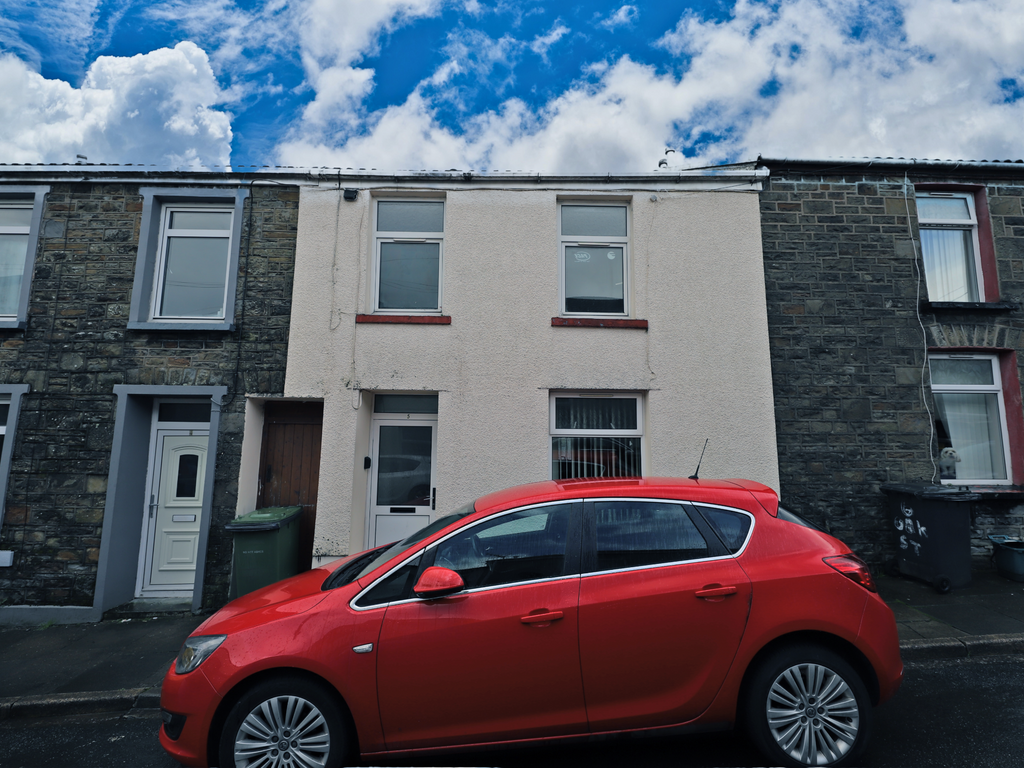 3 bed terraced house for sale in Oak Street, Aberdare CF44, £87,500