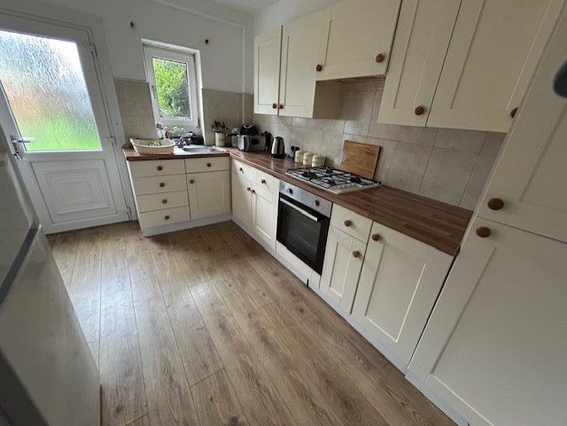 3 bed terraced house for sale in Sharp Ave, Coatbridge, North Lanarkshire ML5, £99,995