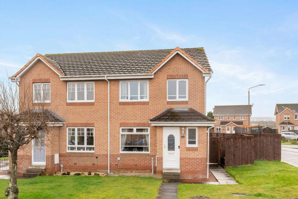 3 bed semi-detached house for sale in Inglis Drive, Carronshore FK2, £199,500