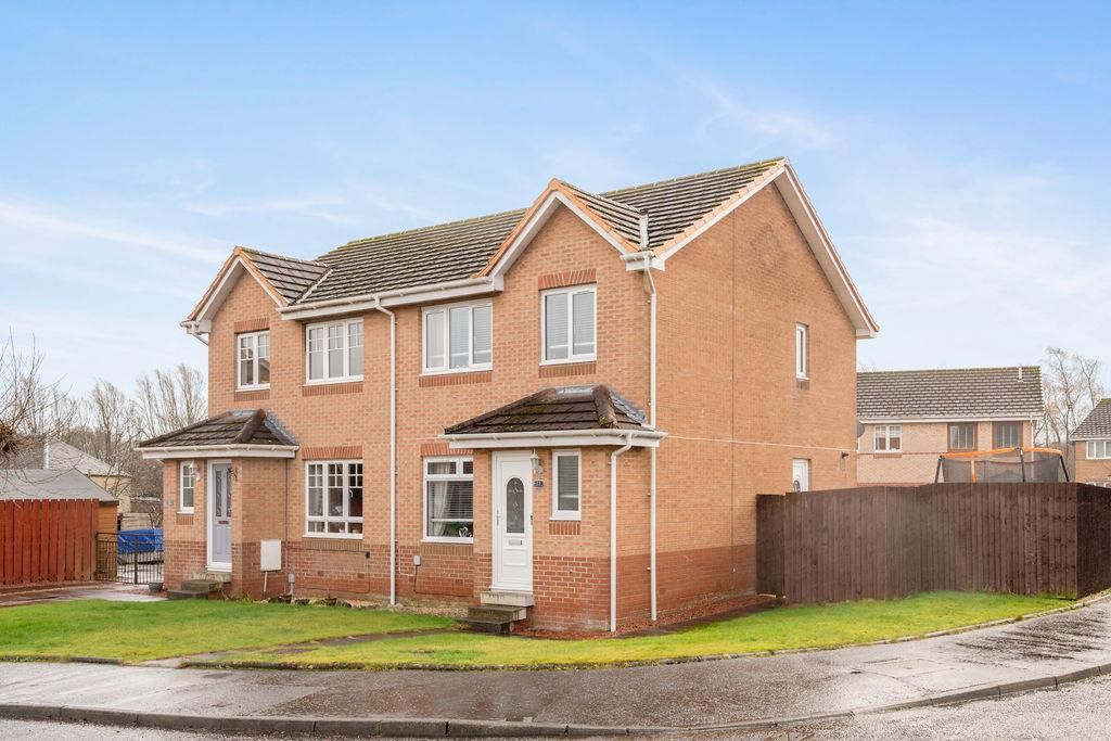 3 bed semi-detached house for sale in Inglis Drive, Carronshore FK2, £199,500