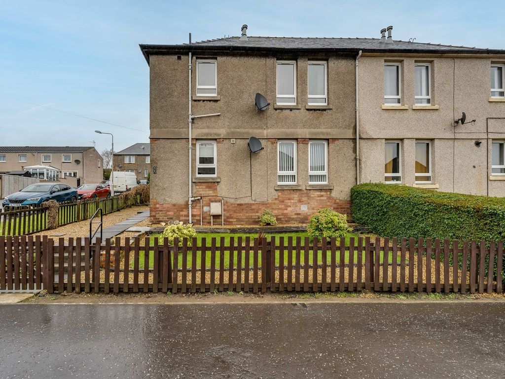 2 bed flat for sale in Burns Street, Dunfermline KY12, £80,000