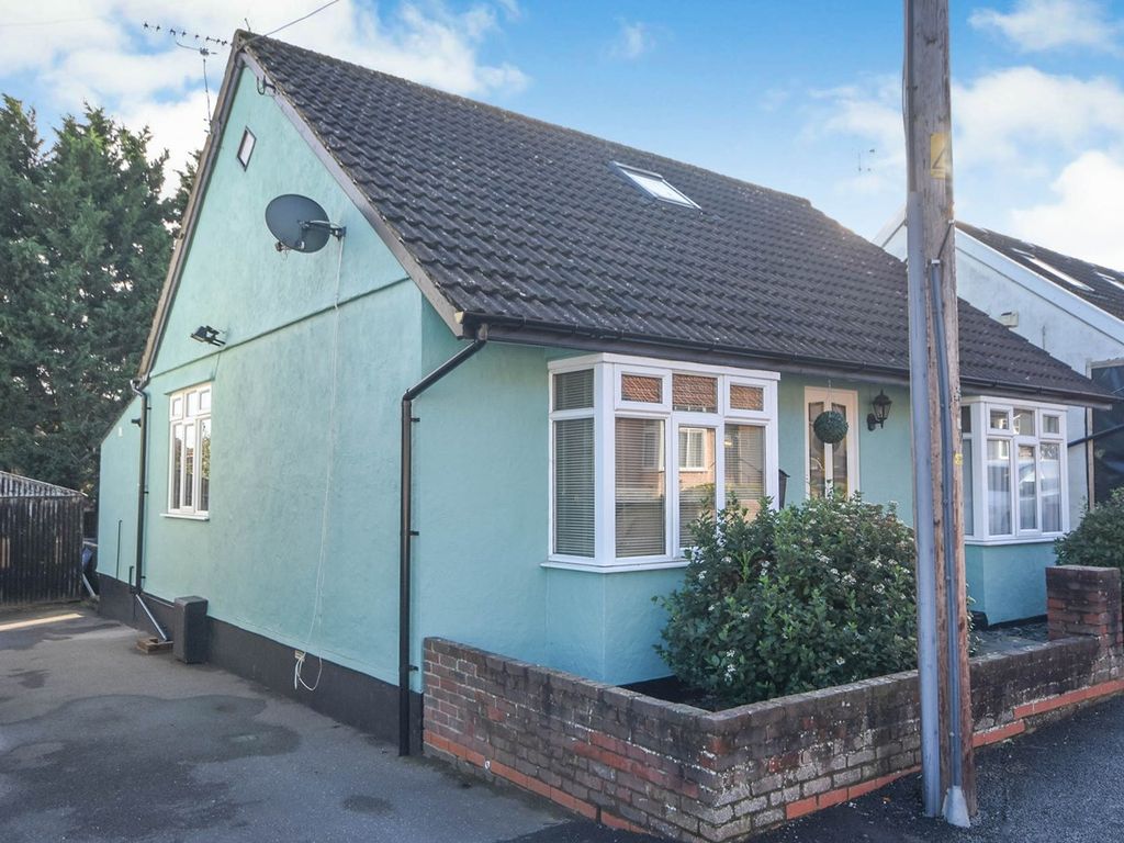 4 bed detached house for sale in Cambridge Avenue, Sible Hedingham, Halstead CO9, £329,000