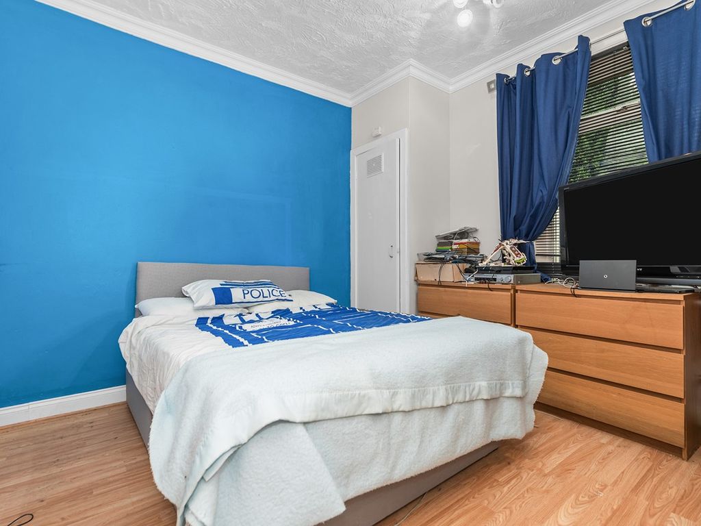 2 bed flat for sale in Quarrolhall Crescent, Carronshore, Falkirk FK2, £90,000