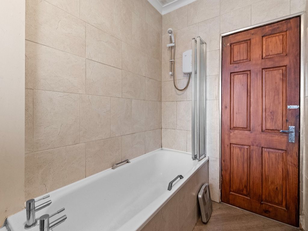 2 bed flat for sale in Quarrolhall Crescent, Carronshore, Falkirk FK2, £90,000