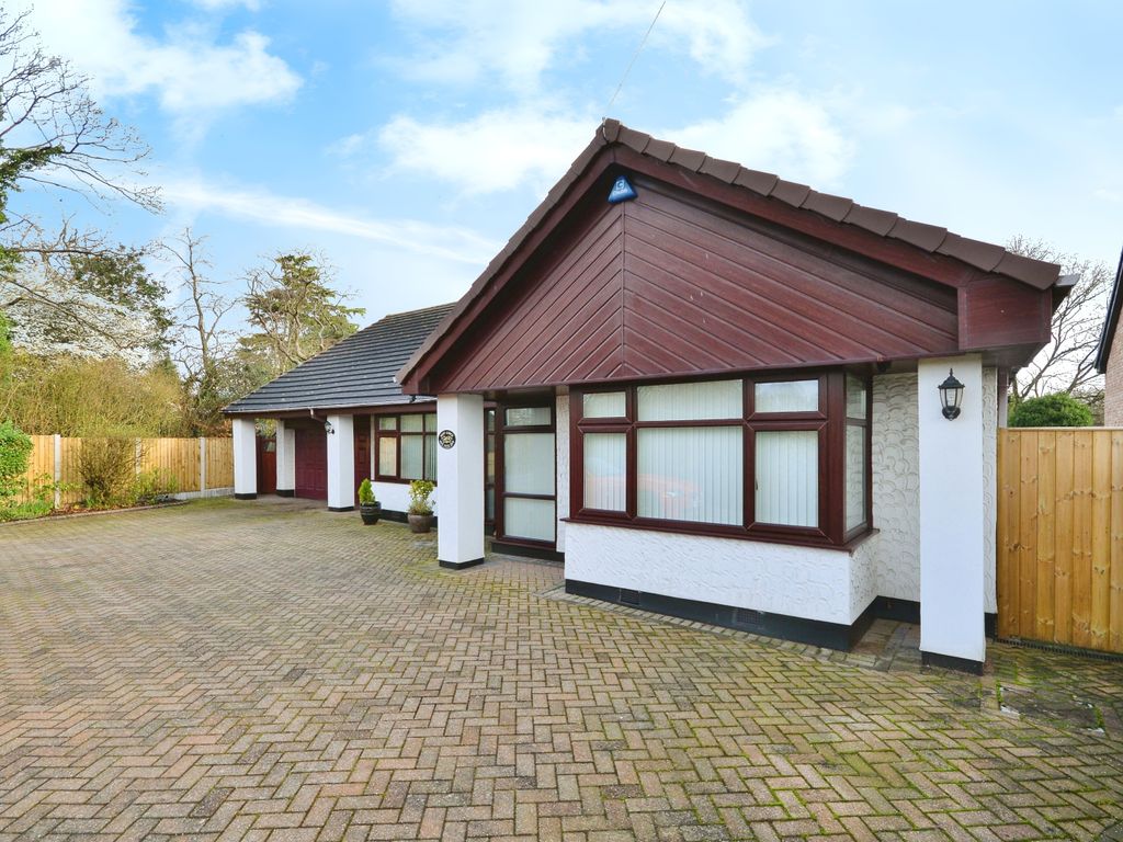 3 bed detached bungalow for sale in Styal Road, Cheadle SK8, £750,000