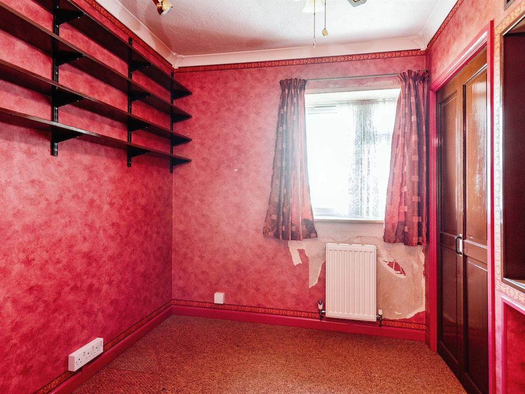3 bed terraced house for sale in Pinnocks Place, Swindon SN2, £150,000