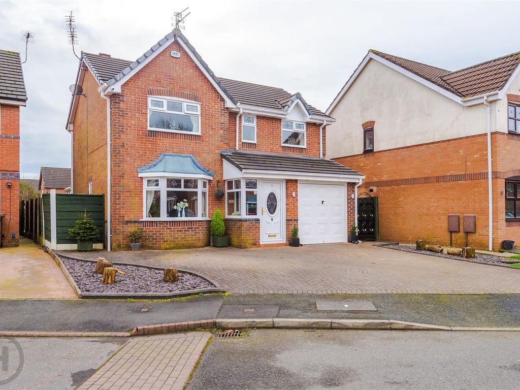 4 bed detached house for sale in Petrel Close, Astley, Manchester M29, £360,000