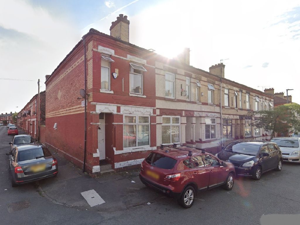 3 bed end terrace house for sale in Longden Road, Manchester M12, £220,000