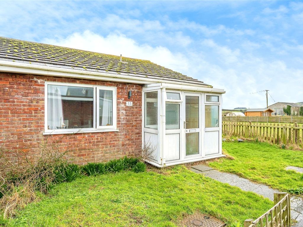 2 bed bungalow for sale in Caegwylan, Borth, Ceredigion SY24, £155,000