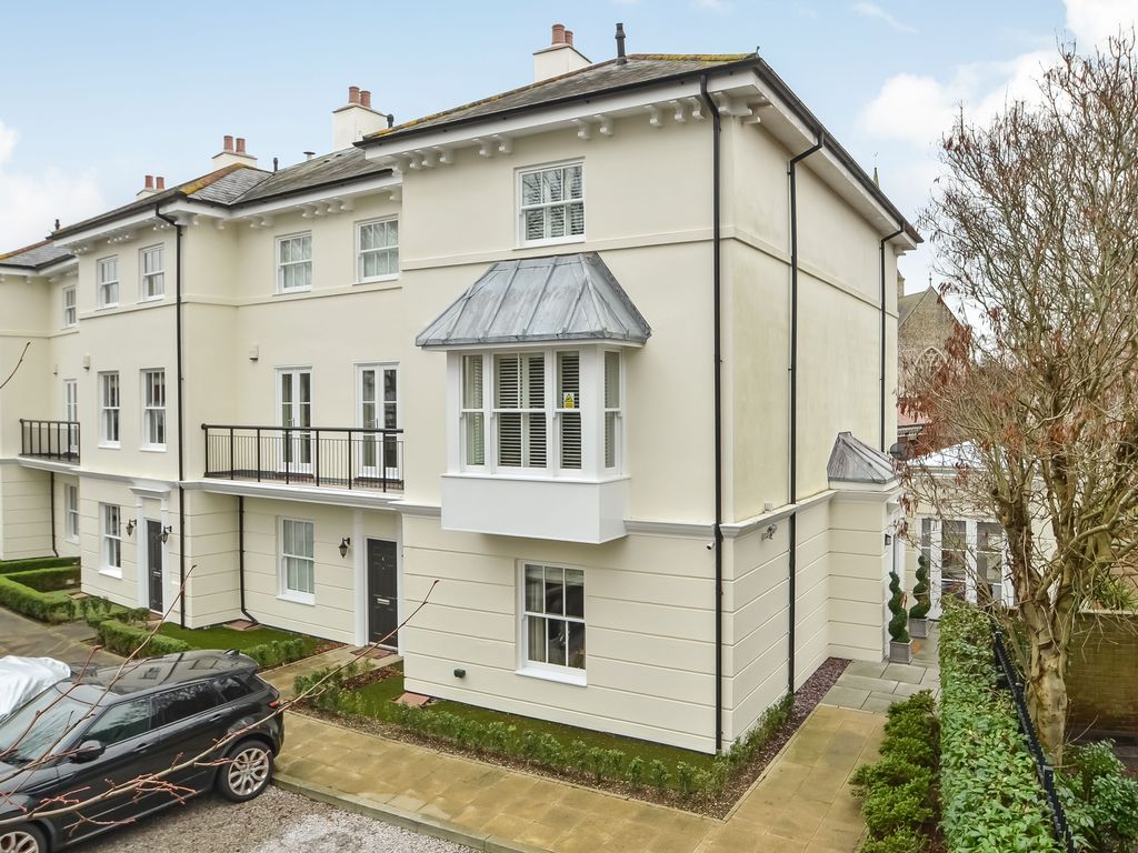 4 bed end terrace house for sale in Queens Crescent, Southsea PO5, £1,100,000