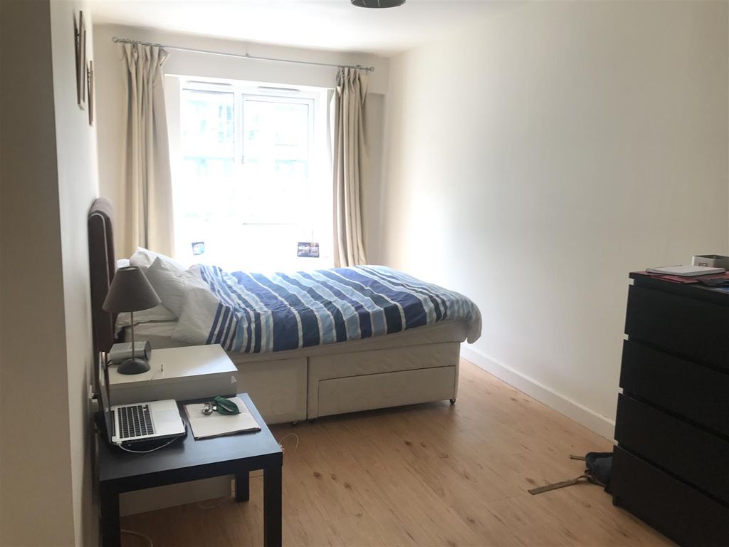 2 bed flat to rent in Amelia House, Colindale, London NW9, £1,900 pcm