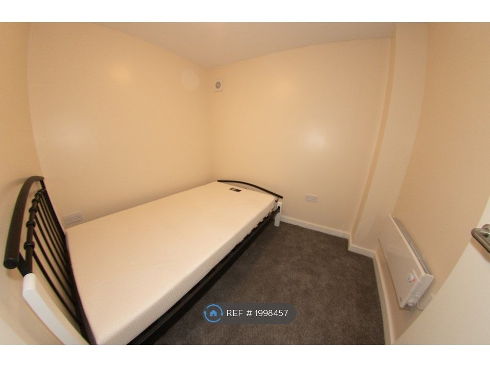 1 bed flat to rent in Cheapside Chambers, Bradford BD1, £597 pcm