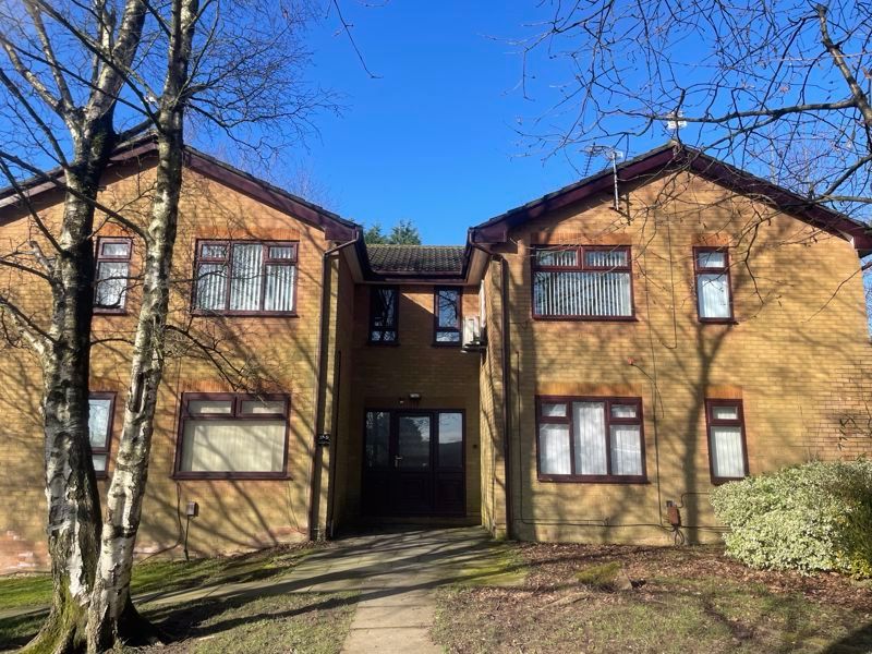 1 bed flat to rent in Firwood Park, Chadderton, Oldham OL9, £700 pcm