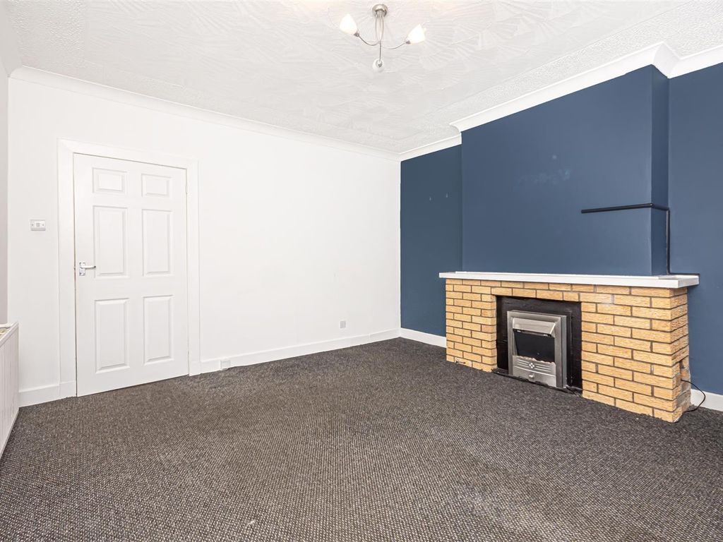 2 bed flat for sale in 40 Logie Place, Dunfermline KY12, £95,000