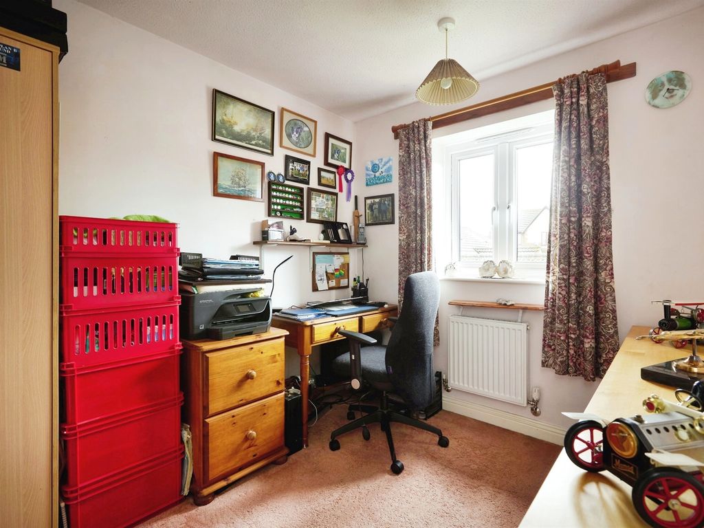 3 bed detached house for sale in Windsor Lane, Gillingham SP8, £320,000