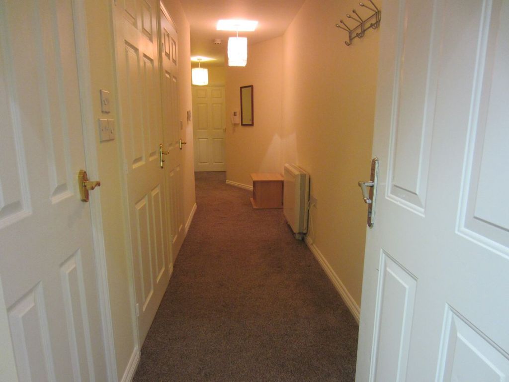 2 bed flat to rent in Regents Court, 174 Manchester Road, Chorlton, Manchester M16, £1,300 pcm