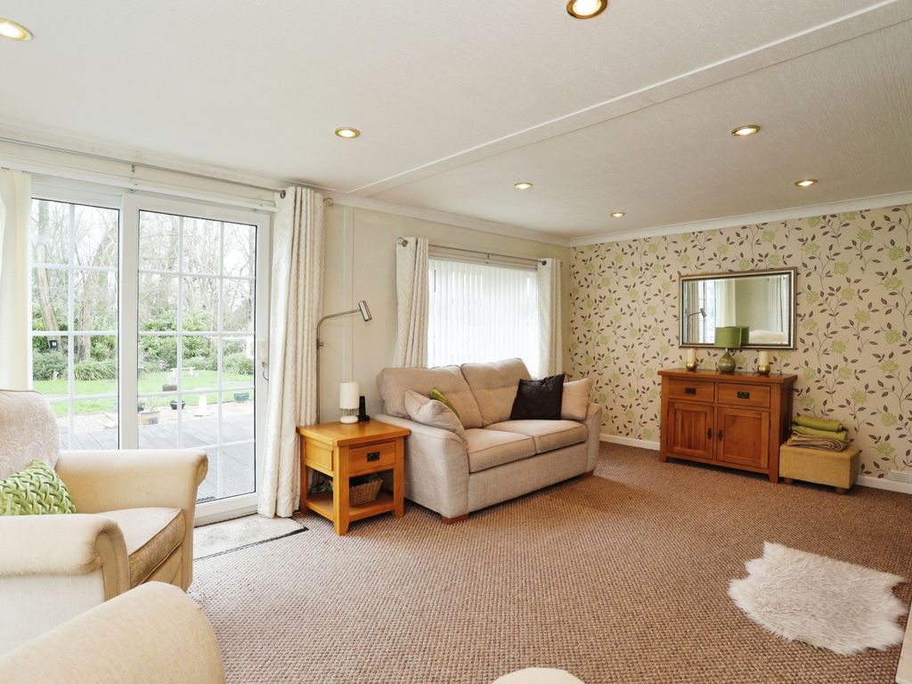 2 bed mobile/park home for sale in Harby Road, Langar, Nottingham NG13, £110,000