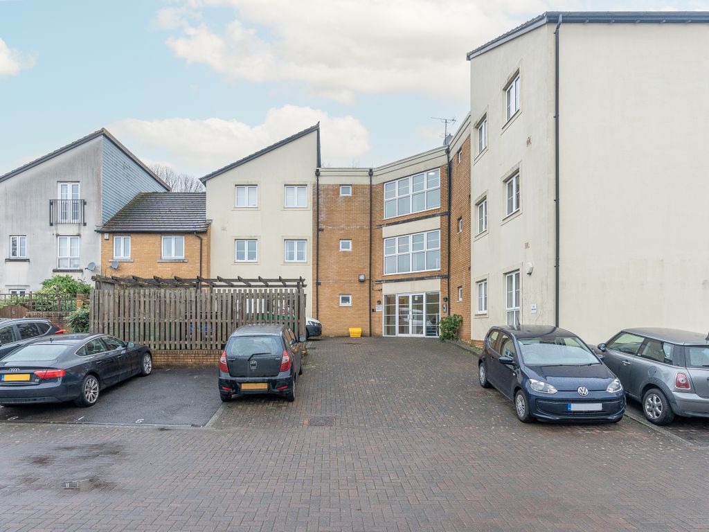 2 bed flat for sale in Bartholomews Square, Horfield, Bristol BS7, £250,000
