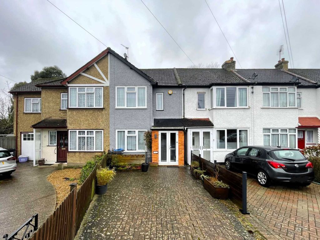 2 bed terraced house for sale in Garth Road, Morden SM4, £450,000