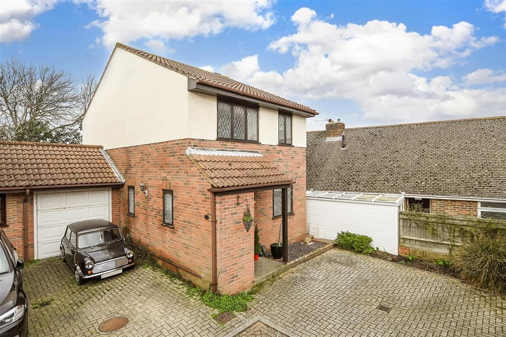 3 bed link detached house for sale in Alfriston Road, Seaford, East Sussex BN25, £248,000