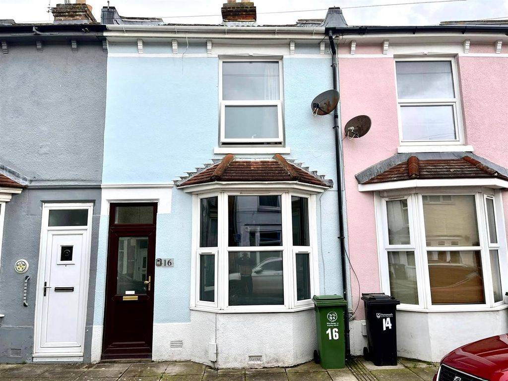 2 bed terraced house to rent in Ward Road, Southsea PO4, £1,200 pcm