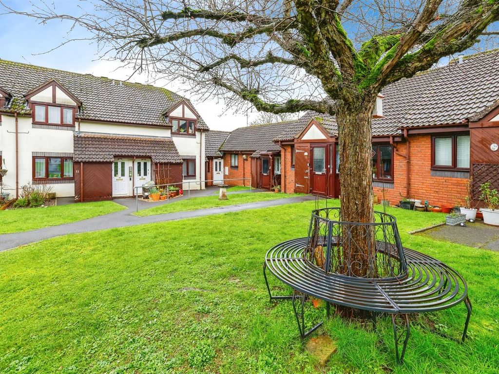 2 bed terraced bungalow for sale in London Road, Amesbury, Salisbury SP4, £160,000