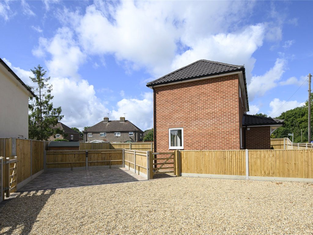 New home, 3 bed detached house for sale in Horley Row, Horley, Surrey RH6, £625,000