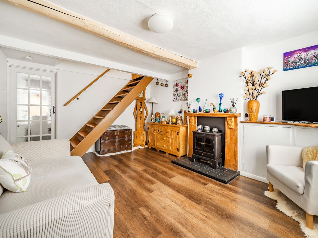 2 bed terraced house for sale in High Street, Winslow, Buckingham MK18, £280,000