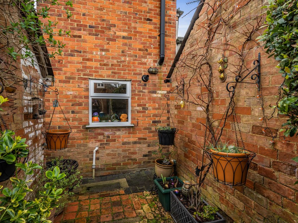 2 bed terraced house for sale in High Street, Winslow, Buckingham MK18, £280,000