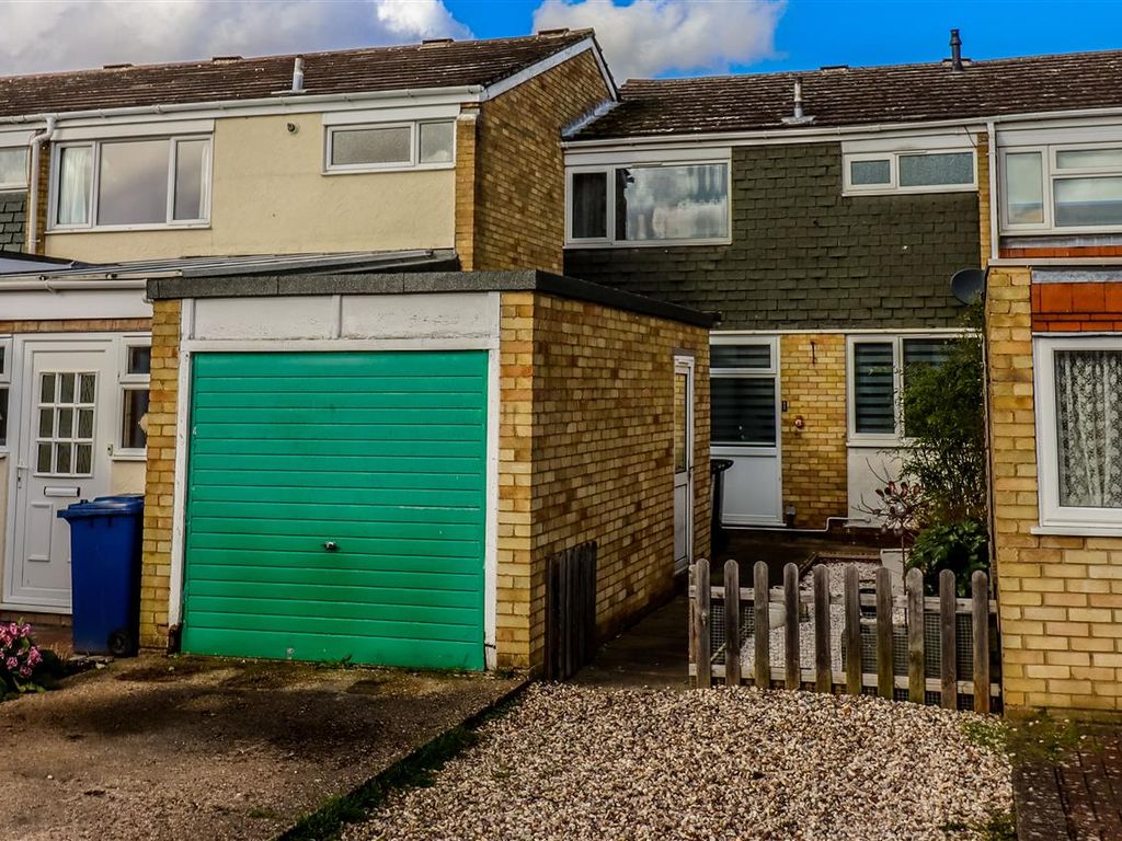 3 bed terraced house for sale in Wakelin Avenue, Sawston, Cambridge CB22, £325,000