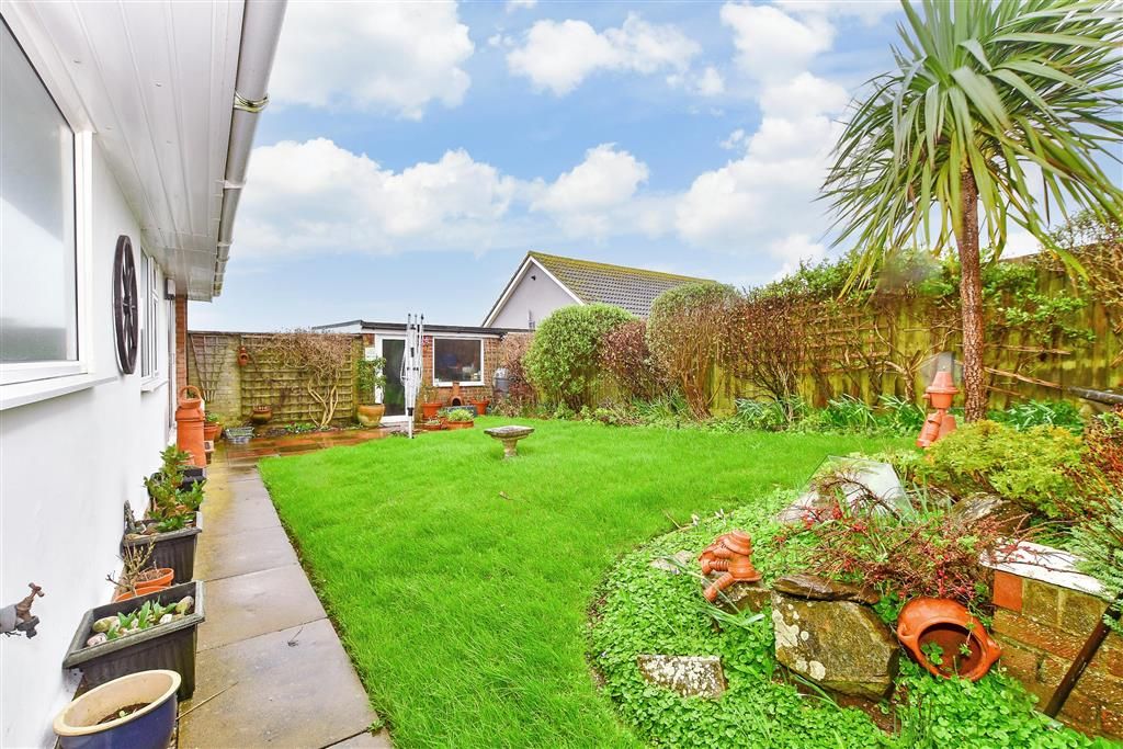 2 bed detached bungalow for sale in Edward Close, Seaford, East Sussex BN25, £264,500