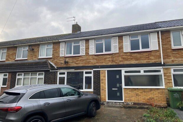 3 bed property to rent in Codenham Straight, Basildon SS16, £1,650 pcm