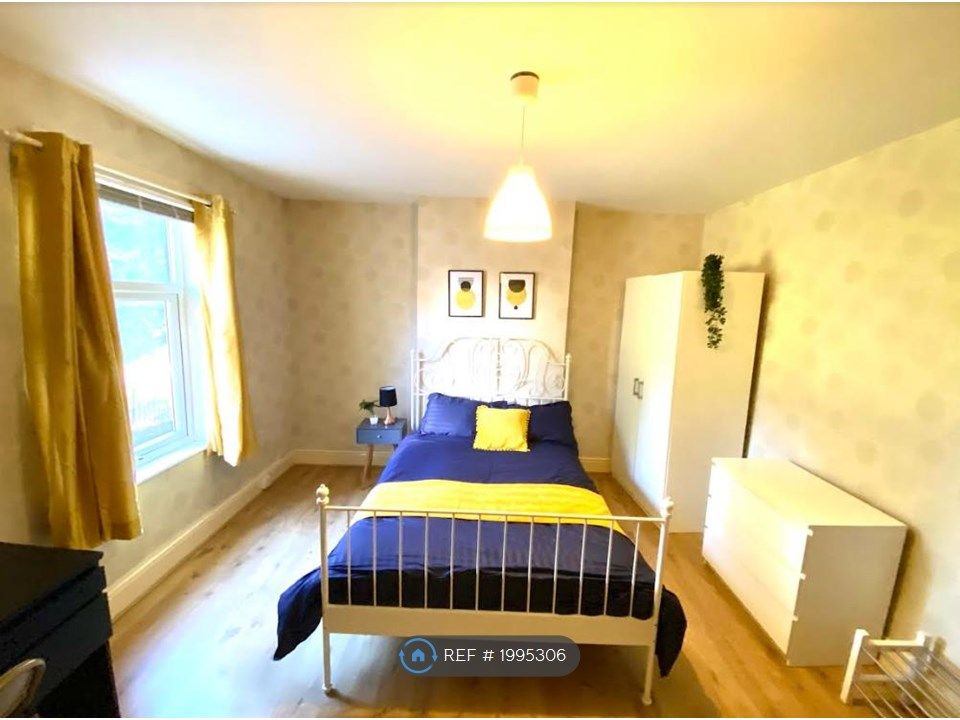 Room to rent in Markeaton Street, Derby DE1, £497 pcm