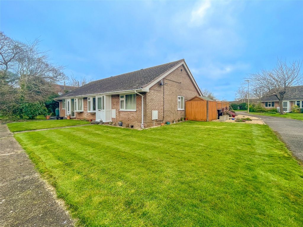 3 bed bungalow for sale in Rodbourne Close, Everton, Lymington, Hampshire SO41, £399,950