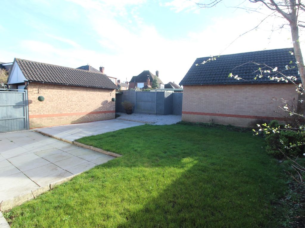 3 bed detached bungalow for sale in Clark Gardens, Blaby, Leicester LE8, £320,000